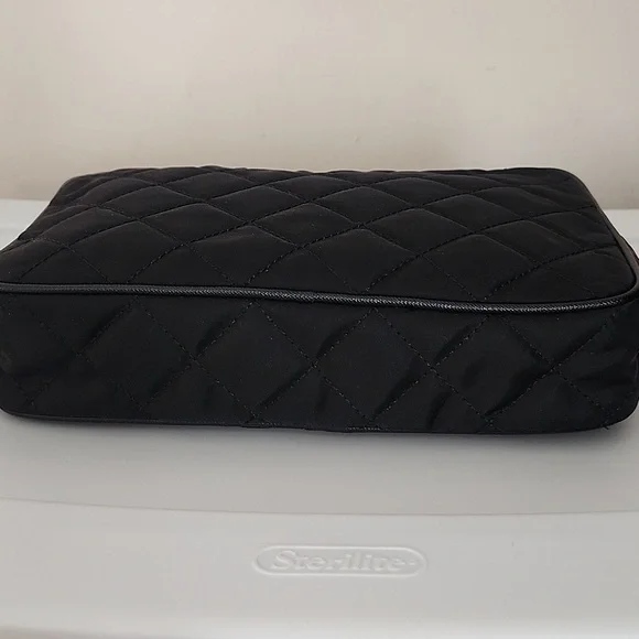 Michael Kors Jet Set Crossbody w/Free MK Wallet - Picture 8 of 15